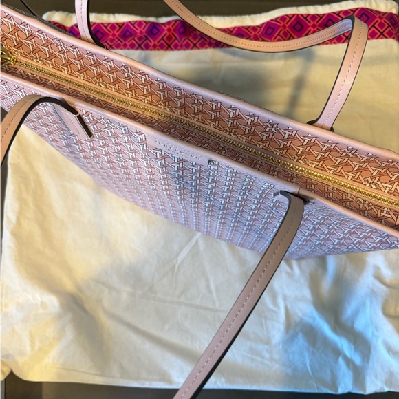 Brand New Tory Burch Ever Ready Monogram Tote - Picture 7 of 7